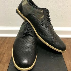 Joe's Jeans black and camo lace up oxfords
